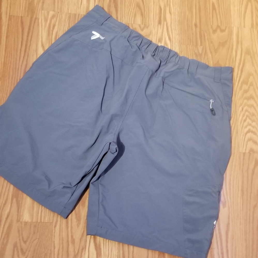 Columbia omni‎ shield shorts 38